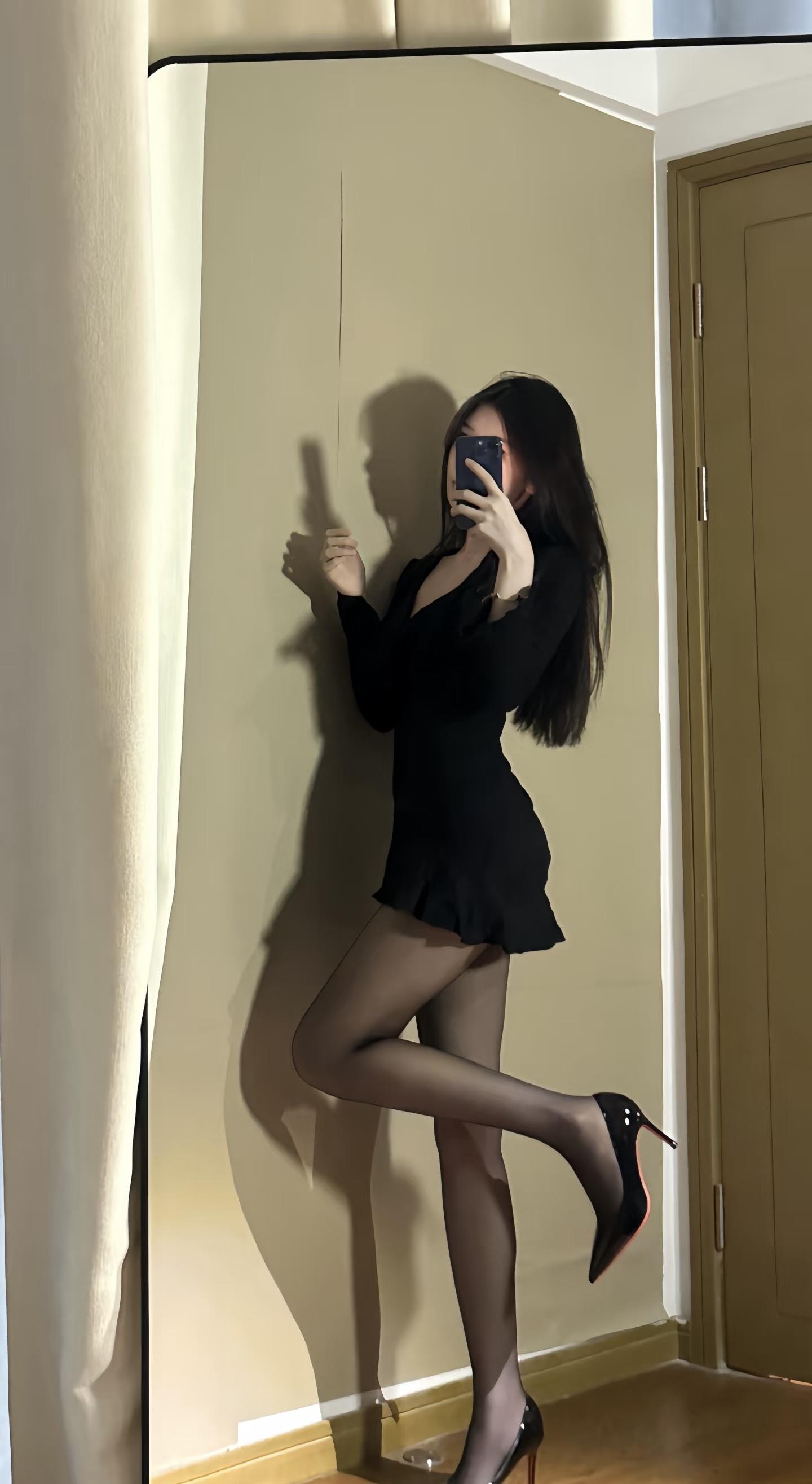 极品中项服务型,女孩身材苗条性感