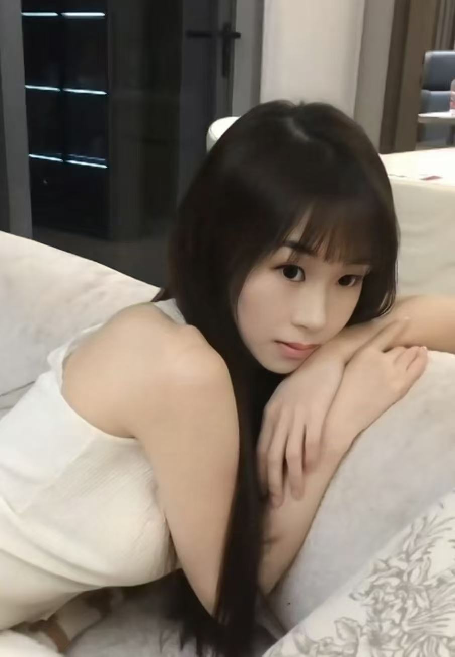 个人自聊自做肤白貌美小姐姐